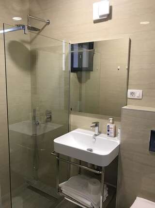 Апарт-отели REZEVICI BOUTIQUE VILLA Петровац Двухместный номер с 1 кроватью и балконом, вид на море-9